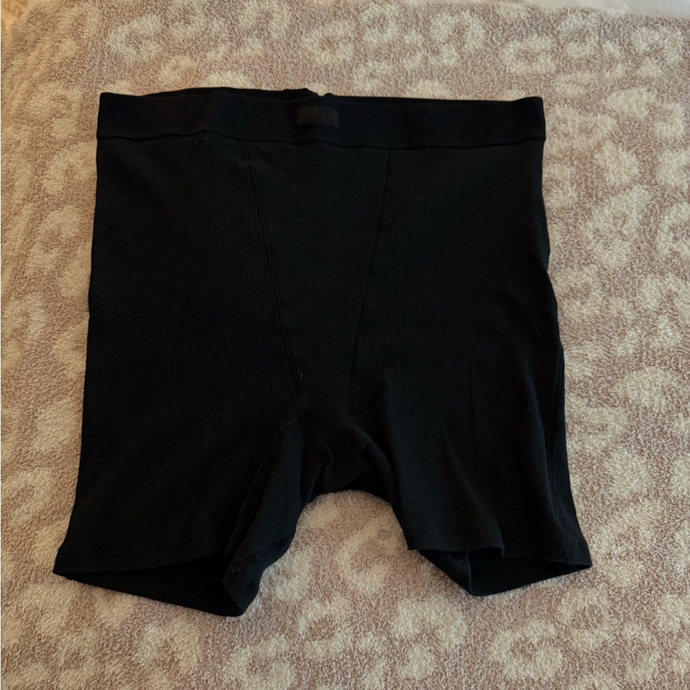 SKIMS Stretch Cotton Rib Boxers - Picture 3 of 3